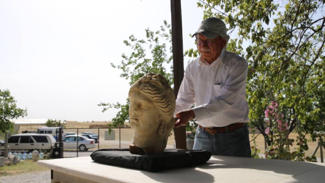 İnce işçilikli eser tam 2 bin yıl öncesine ışık tutuyor! 'Hygieia' heykelinin başı bulundu 3